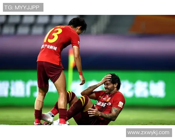 南京足球队以57分稳居联赛积分榜首位追赶者仍在奋力追逐